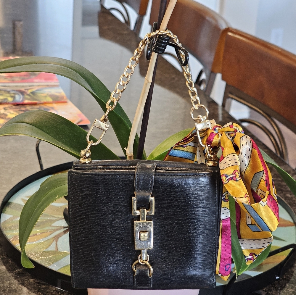 Gucci Jackie Piston Lock Wallet w/Wristlet & Twilly Added
